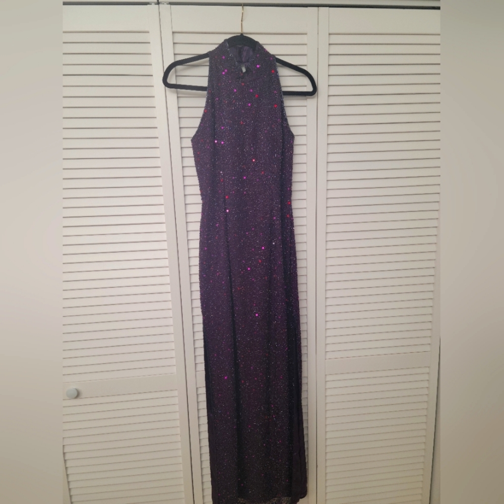 SCALA Long Sequins and Beaded Dress in Deep Berry